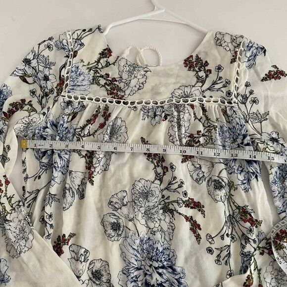 Maeve Anthropologie White Crochet Floral Blouse Top Size Extra Small  100% Rayon - Picture 7 of 10
